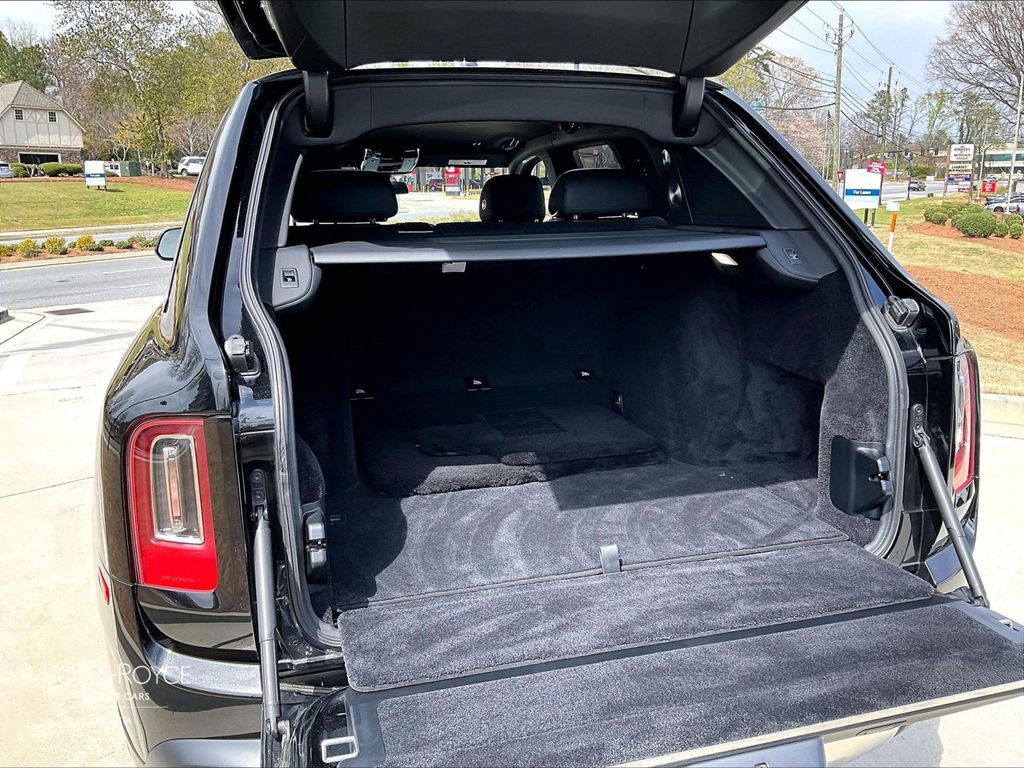 Used 2020 Rolls-Royce Cullinan image 32
