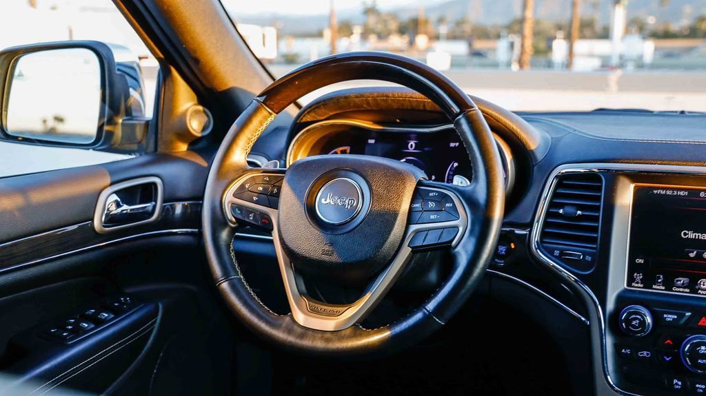 Used 2015 Jeep Grand Cherokee Overland image 18