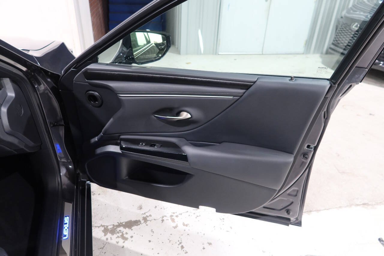 Used 2025 Lexus ES 300h F Sport w/ Accessory Package (Z2) FWD image 30