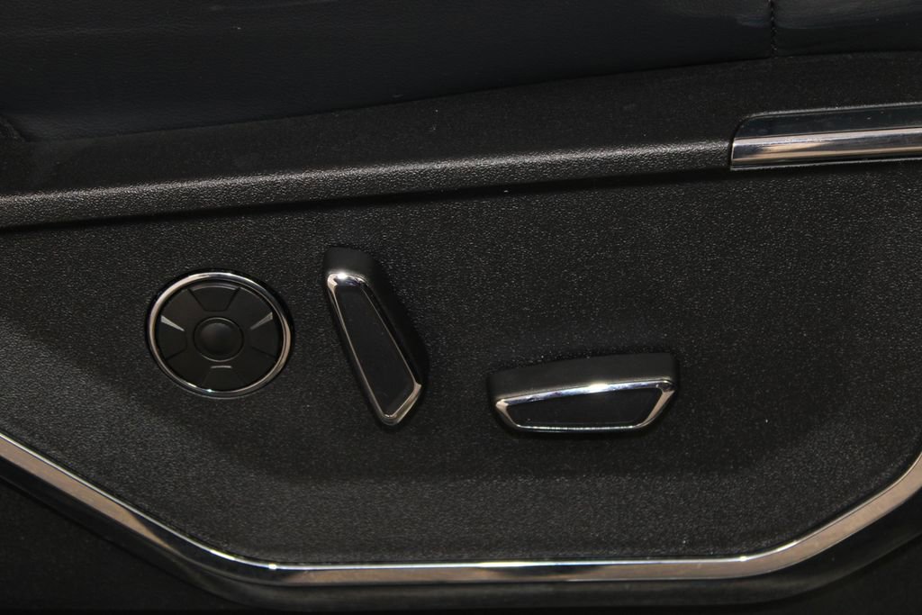 Certified 2022 Ford F150 Platinum w/ Equipment Group 701A High image 29