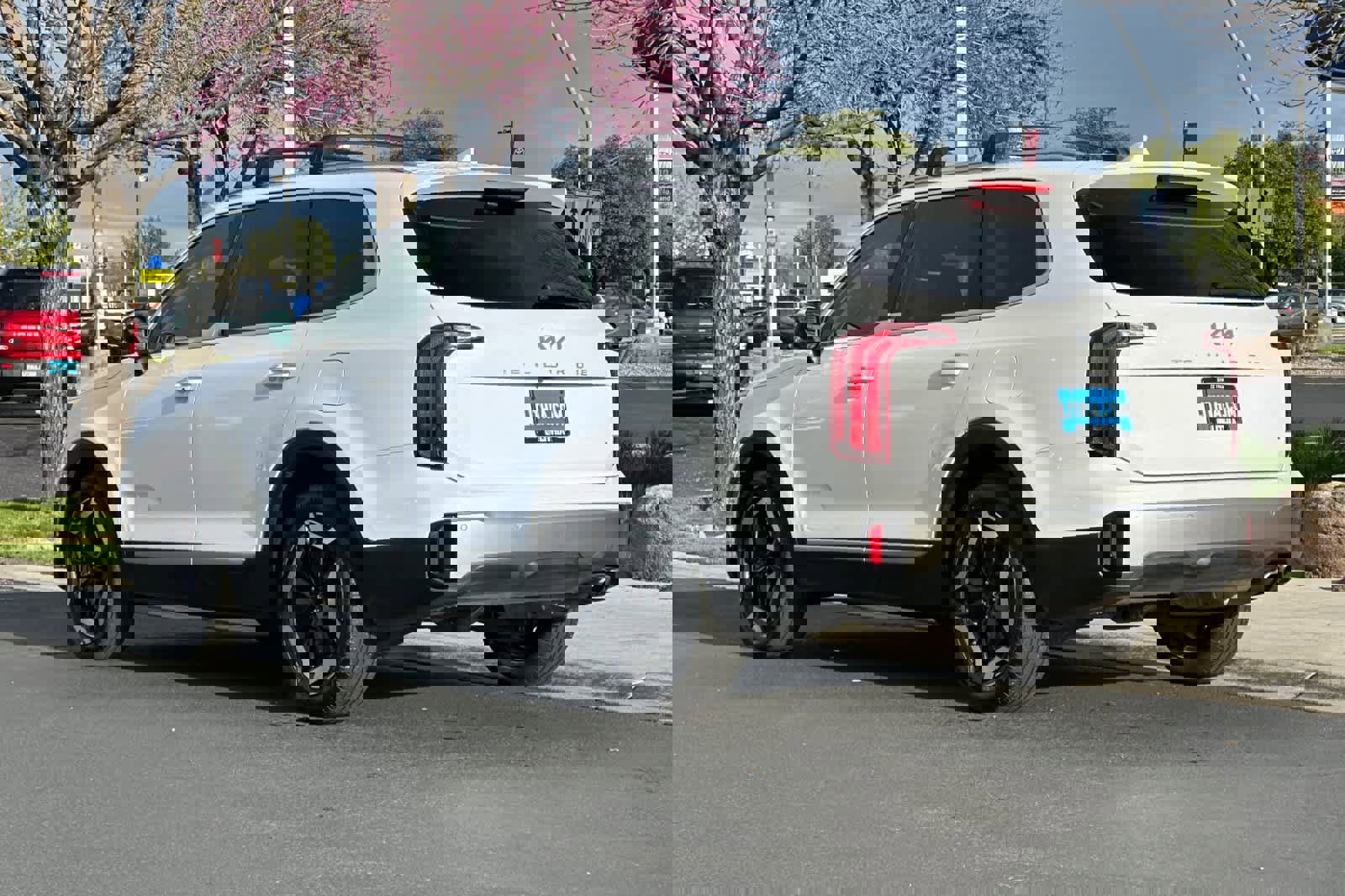 Used 2025 Kia Telluride S image 6