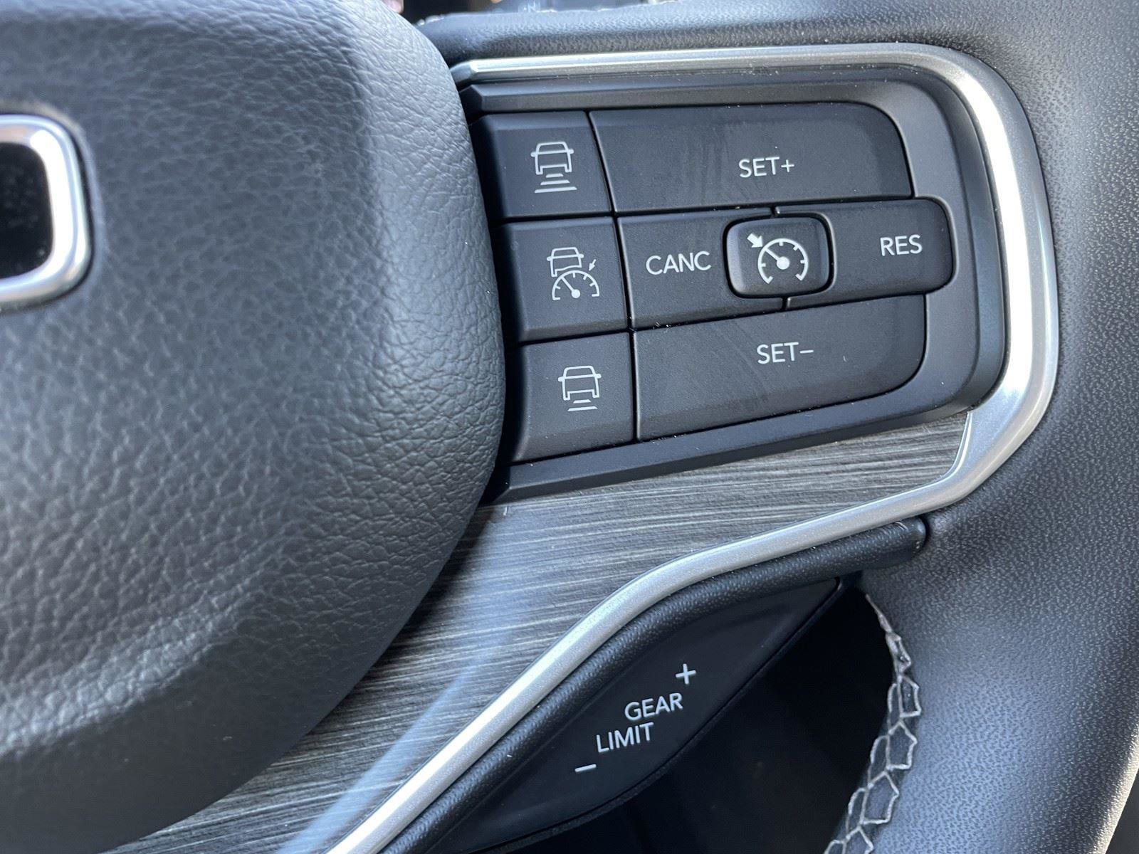 Certified 2024 Jeep Wagoneer Series III image 15