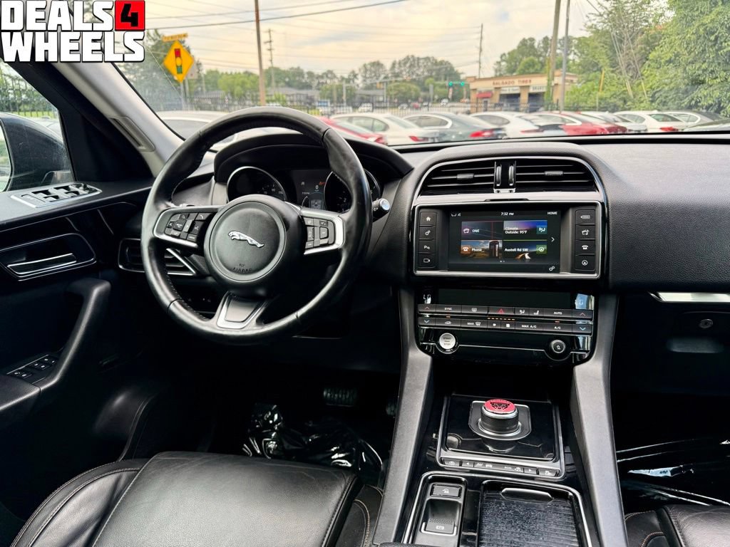 Used 2018 Jaguar F-PACE Prestige AWD/4WD image 17