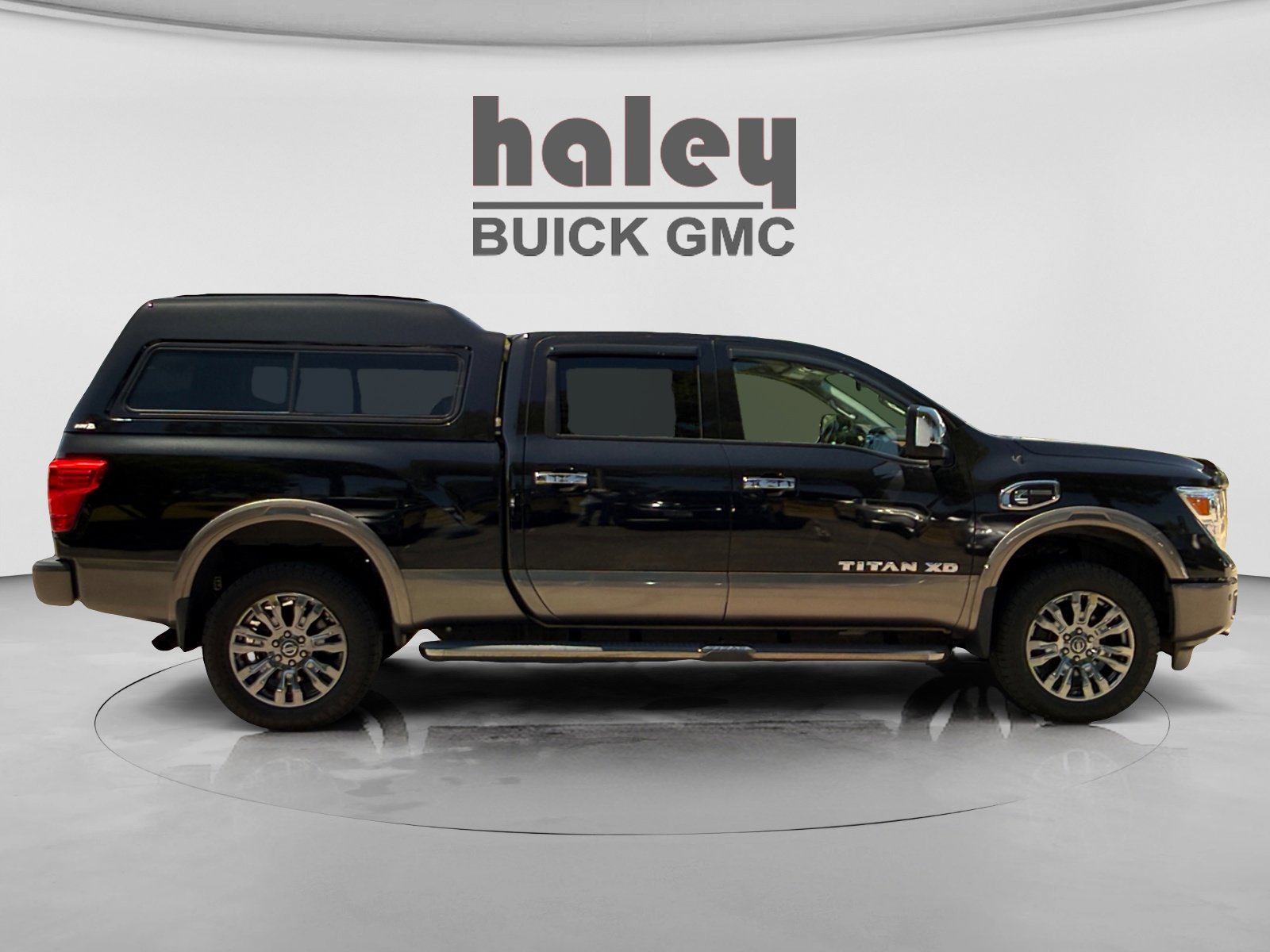 Used 2018 Nissan Titan Platinum Reserve w/ Platinum Utility Package AWD/4WD image 6