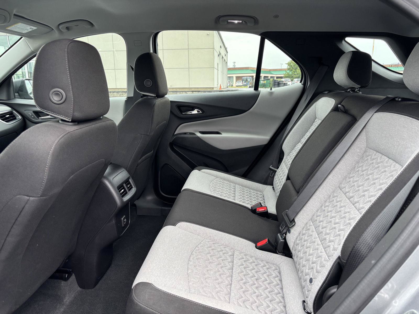 Used 2024 Chevrolet Equinox LS AWD/4WD image 30