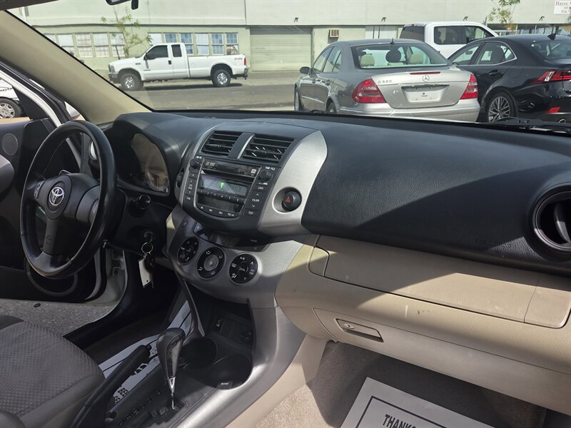 Used 2006 Toyota RAV4 Limited image 16