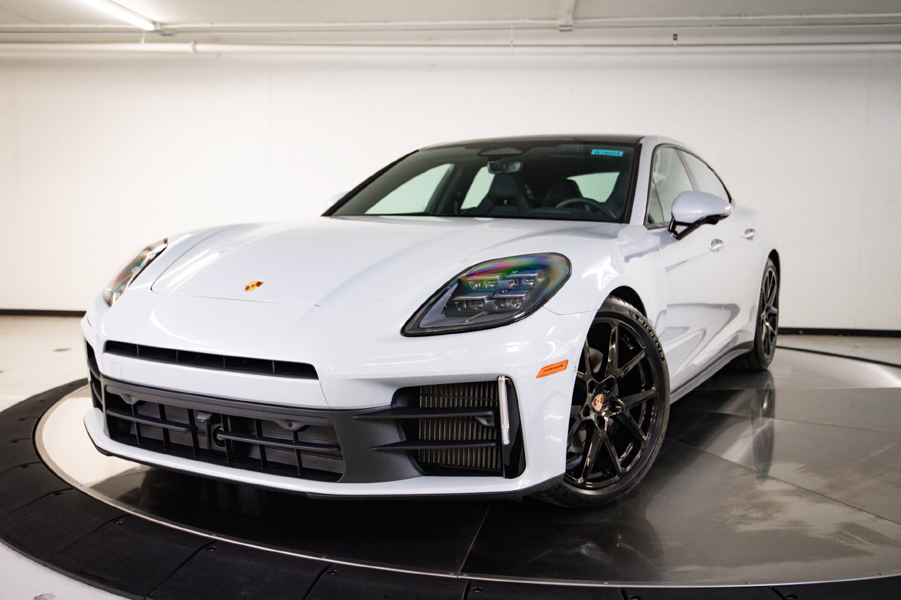 New 2026 Porsche Panamera 4 AWD/4WD image 1
