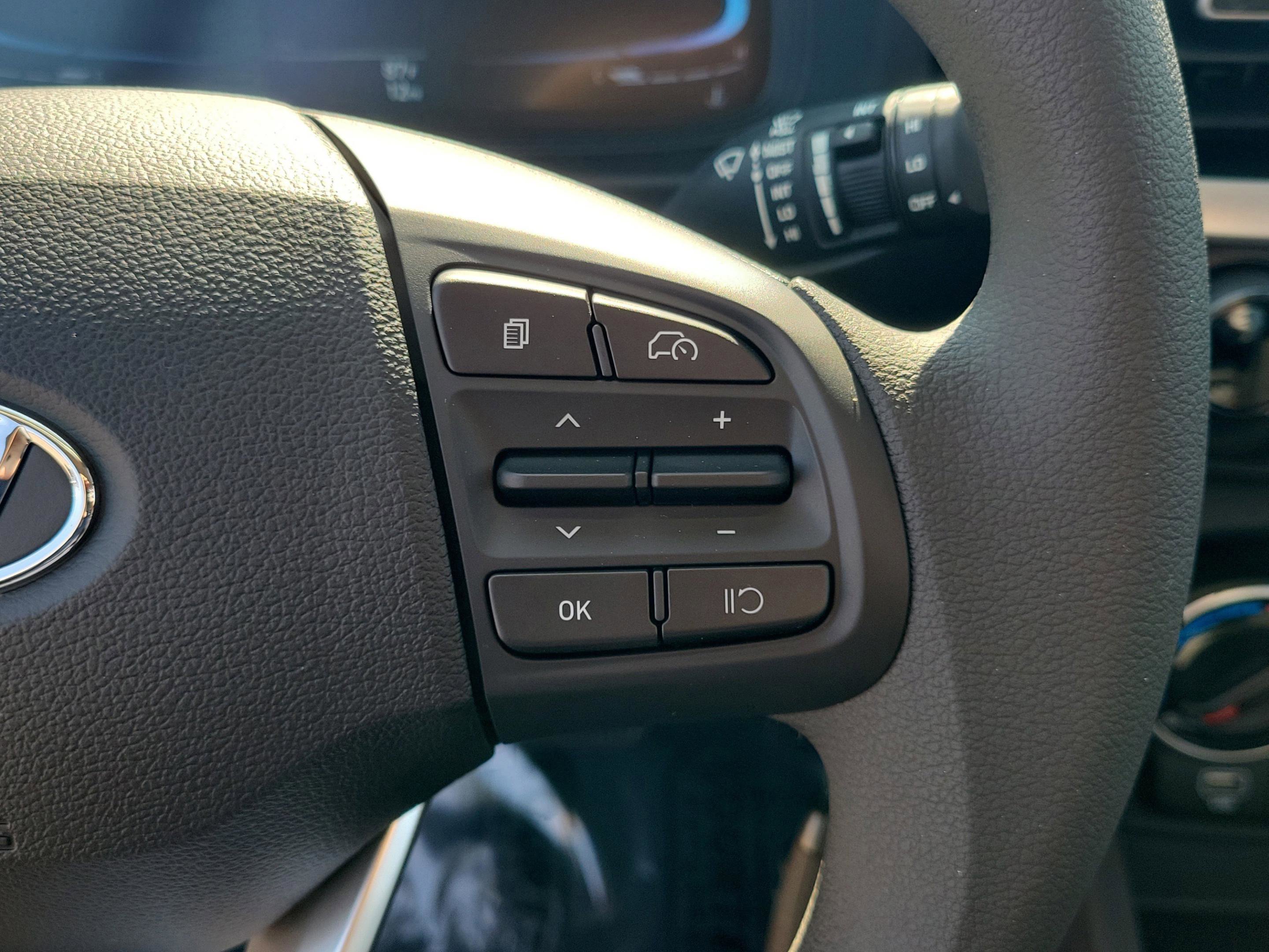 New 2026 Hyundai Venue SE image 17