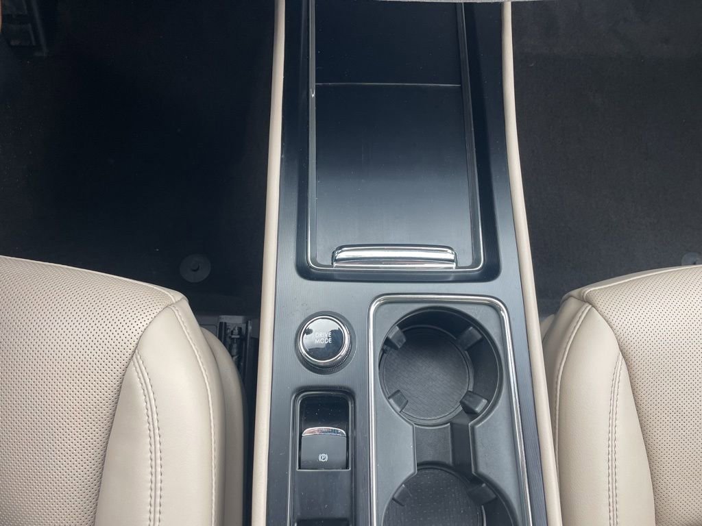 Used 2023 Lincoln Corsair Reserve w/ Rear Removable Package Tray image 34