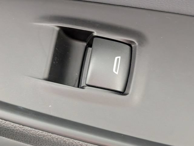 Certified 2020 Chevrolet Traverse LT FWD image 35