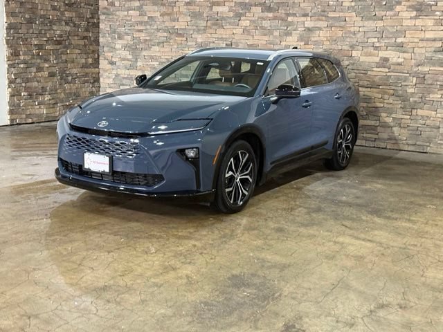 Used 2025 Toyota Crown Signia AWD/4WD image 5