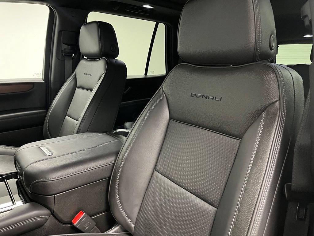 Used 2026 GMC Yukon Denali w/ Sun & Power Step Package AWD/4WD image 22