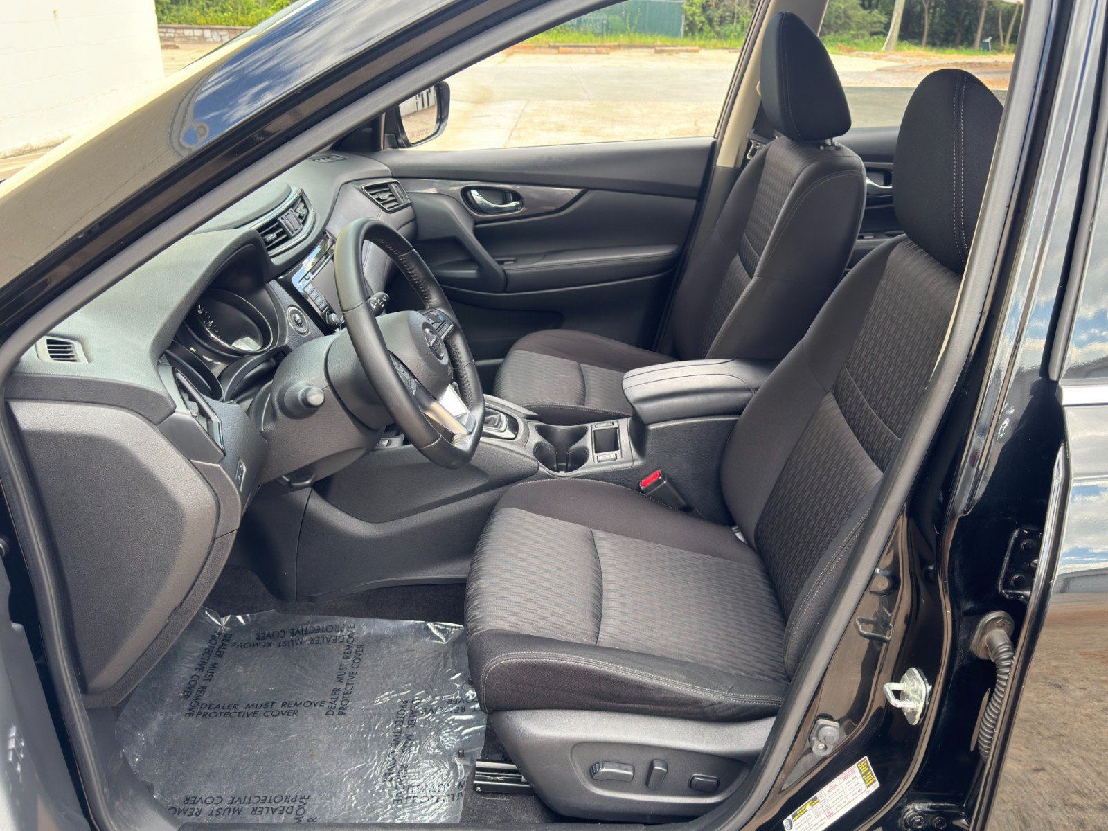 Used 2019 Nissan Rogue SV w/ Premium Package FWD image 15