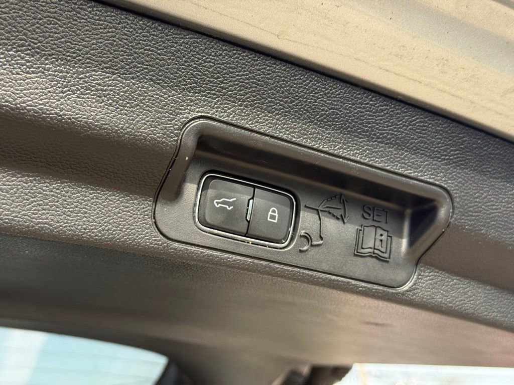 Used 2020 Ford Explorer XLT w/ Comfort Package image 27