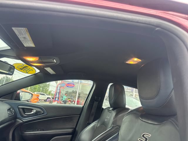 Used 2015 Chrysler 200 S FWD image 21