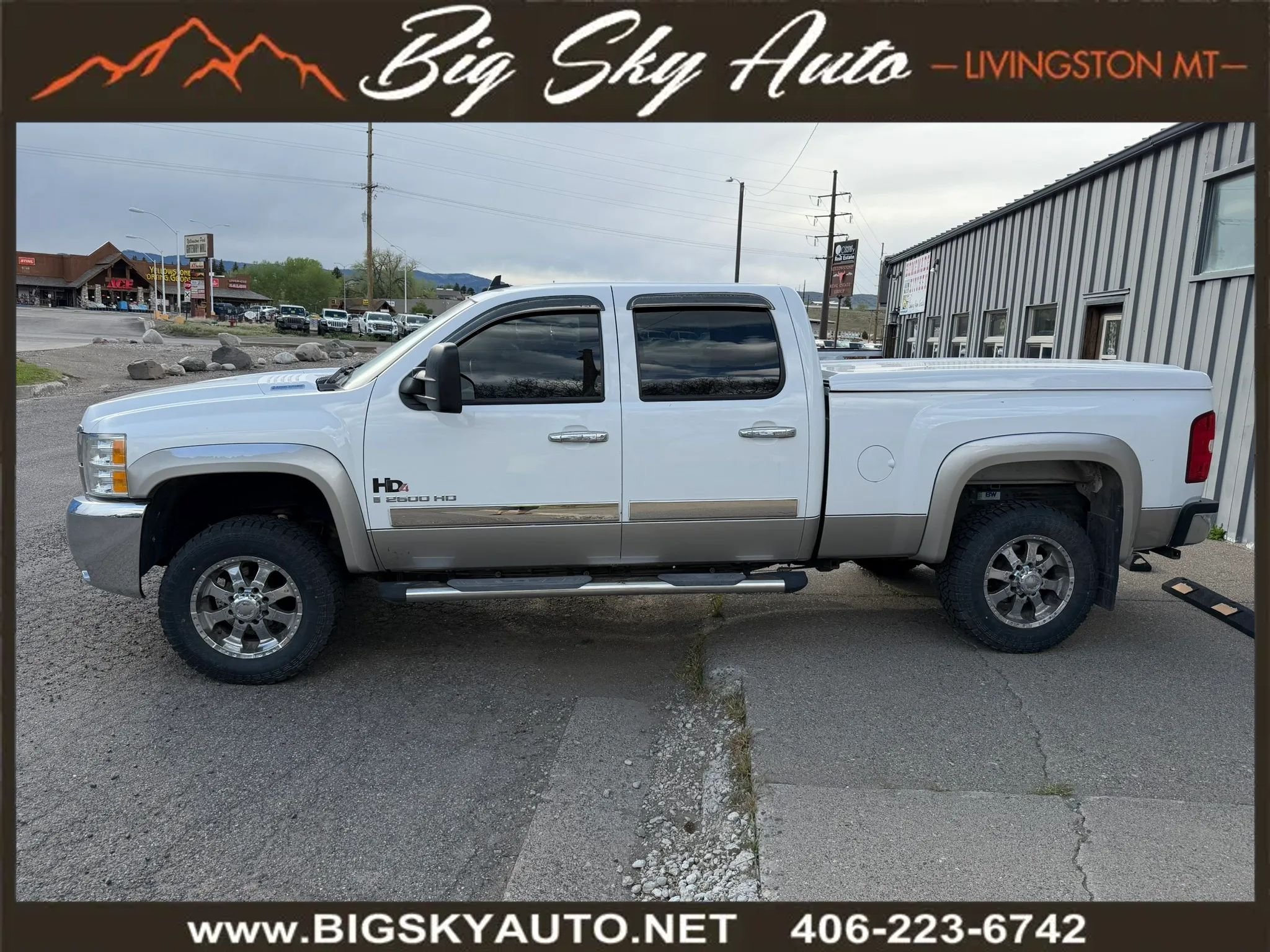 Used 2007 Chevrolet Silverado 2500 LTZ w/ Safety Package AWD/4WD image 4