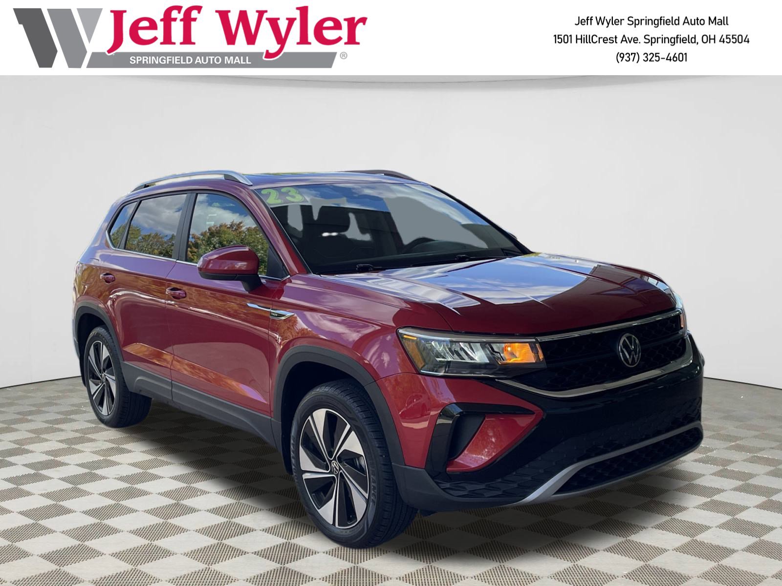 Used 2023 Volkswagen Taos SE w/ Panoramic Sunroof Package