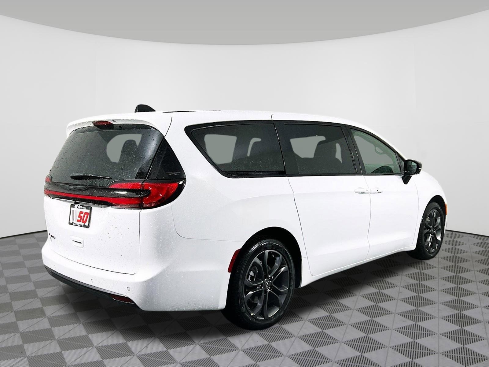 New 2026 Chrysler Pacifica Select FWD image 31