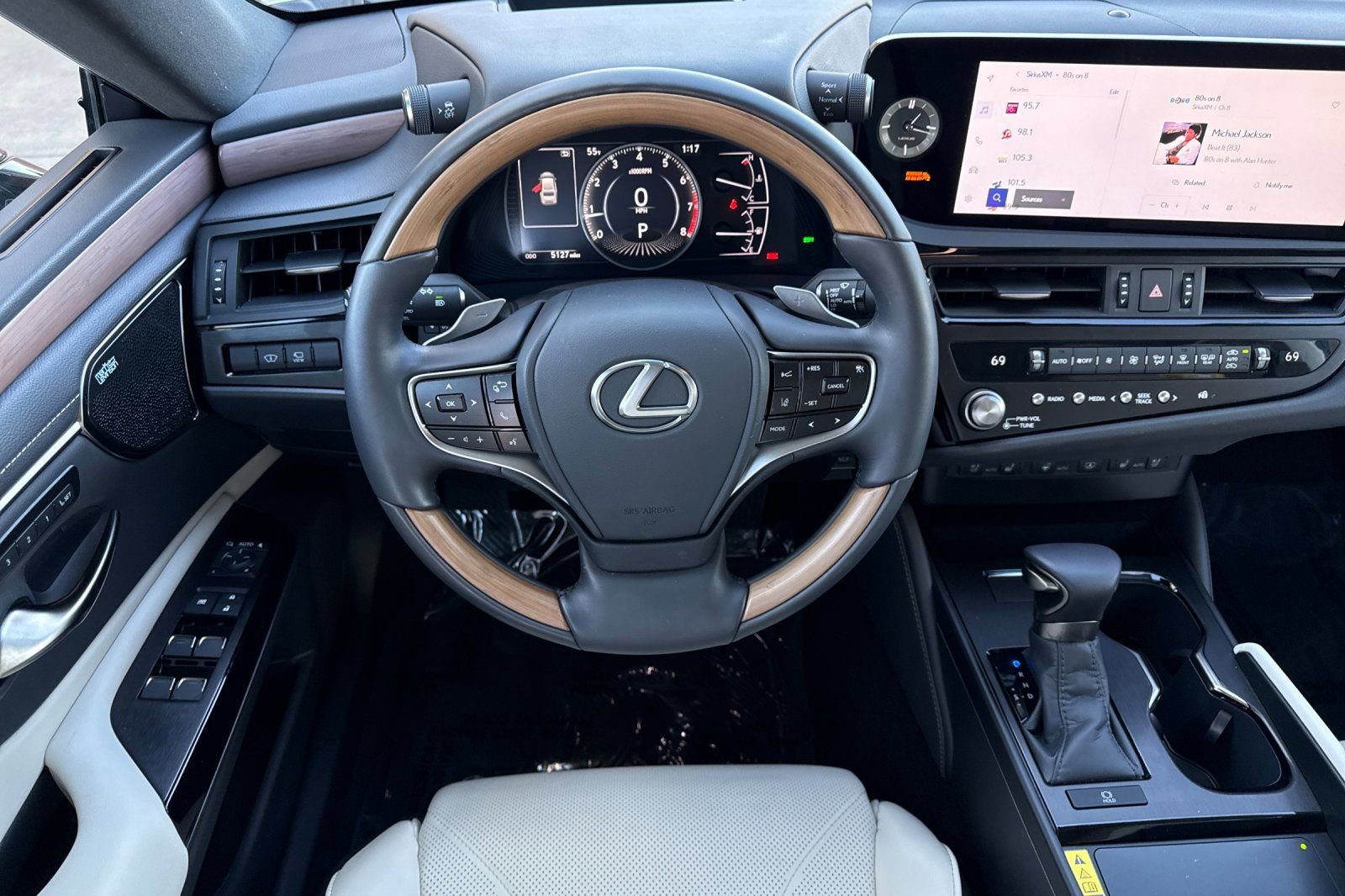 Certified 2025 Lexus ES 350 Luxury image 16