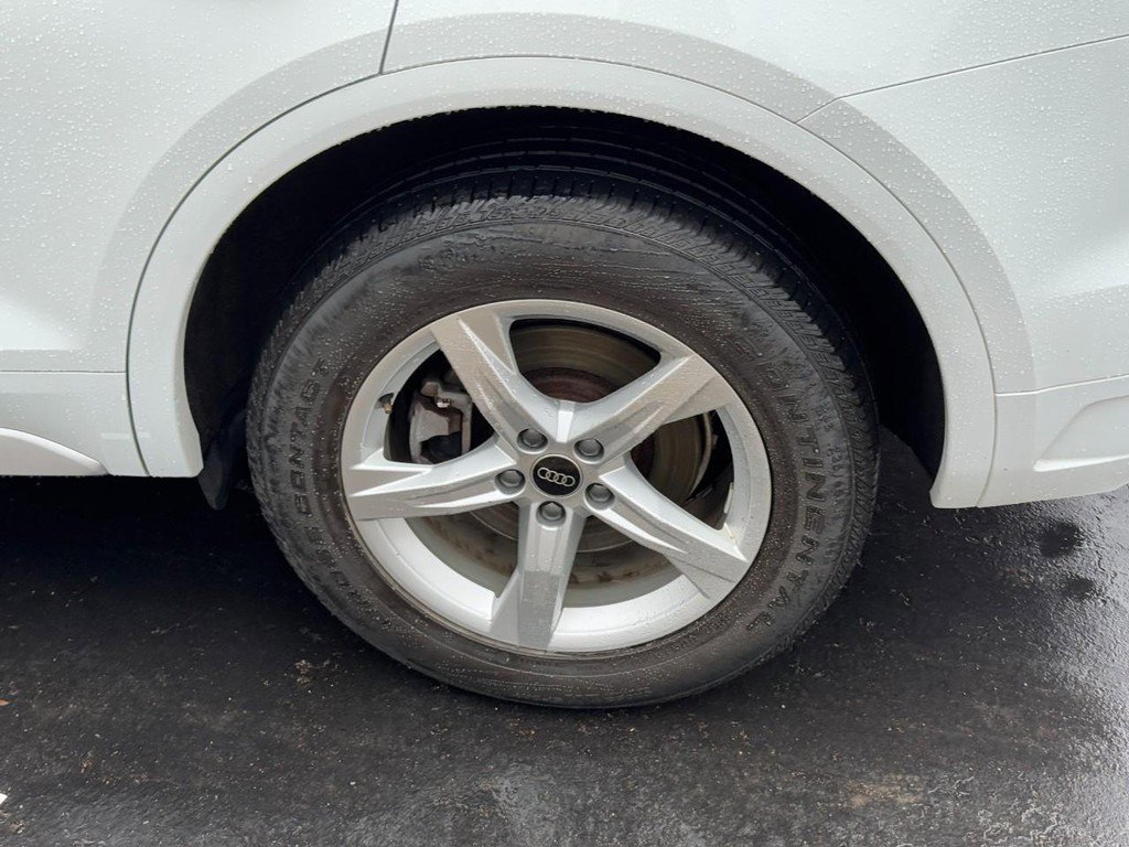 Used 2023 Audi Q5 2.0T Premium w/ Convenience Package image 5