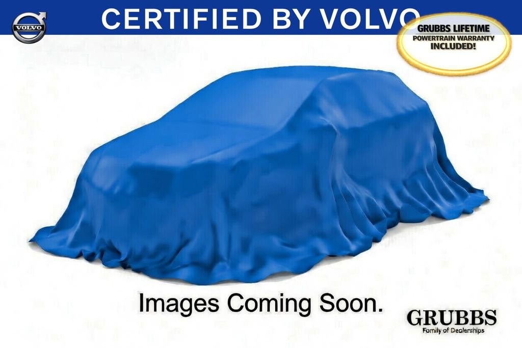 Used 2025 Volvo XC40 B5 Plus image 1