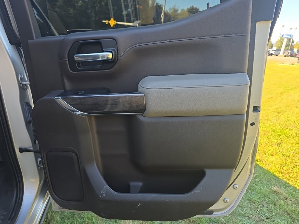 Used 2019 Chevrolet Silverado 1500 LTZ w/ LTZ Premium Package AWD/4WD image 17