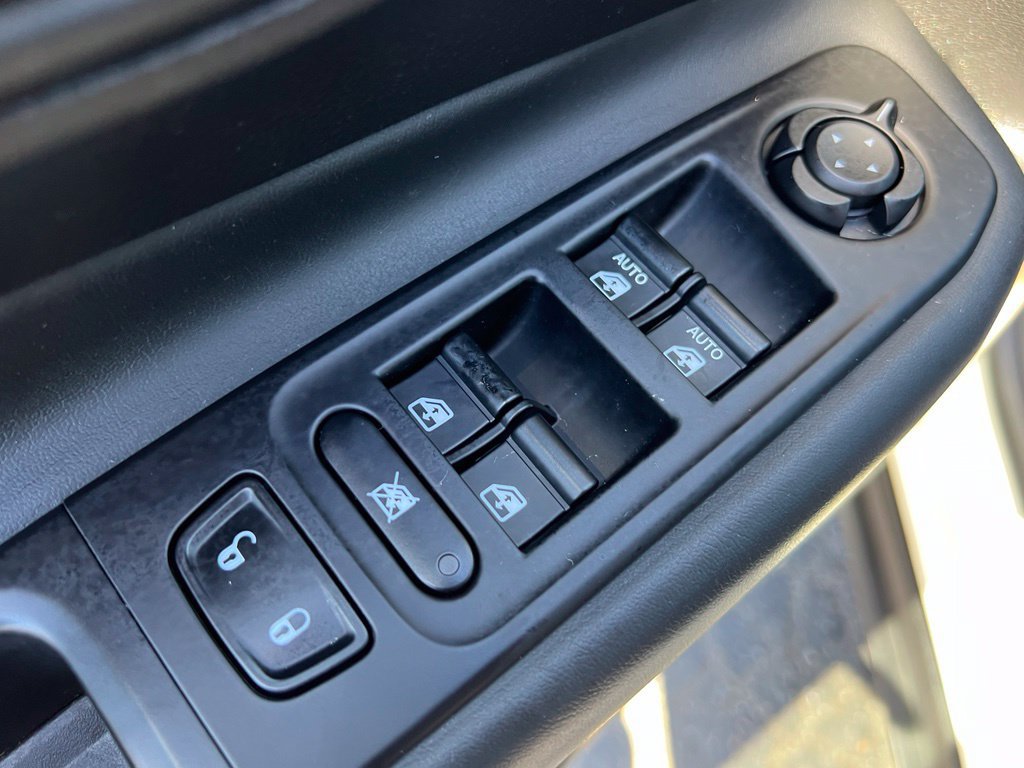 Used 2017 Jeep Renegade Limited AWD/4WD image 41