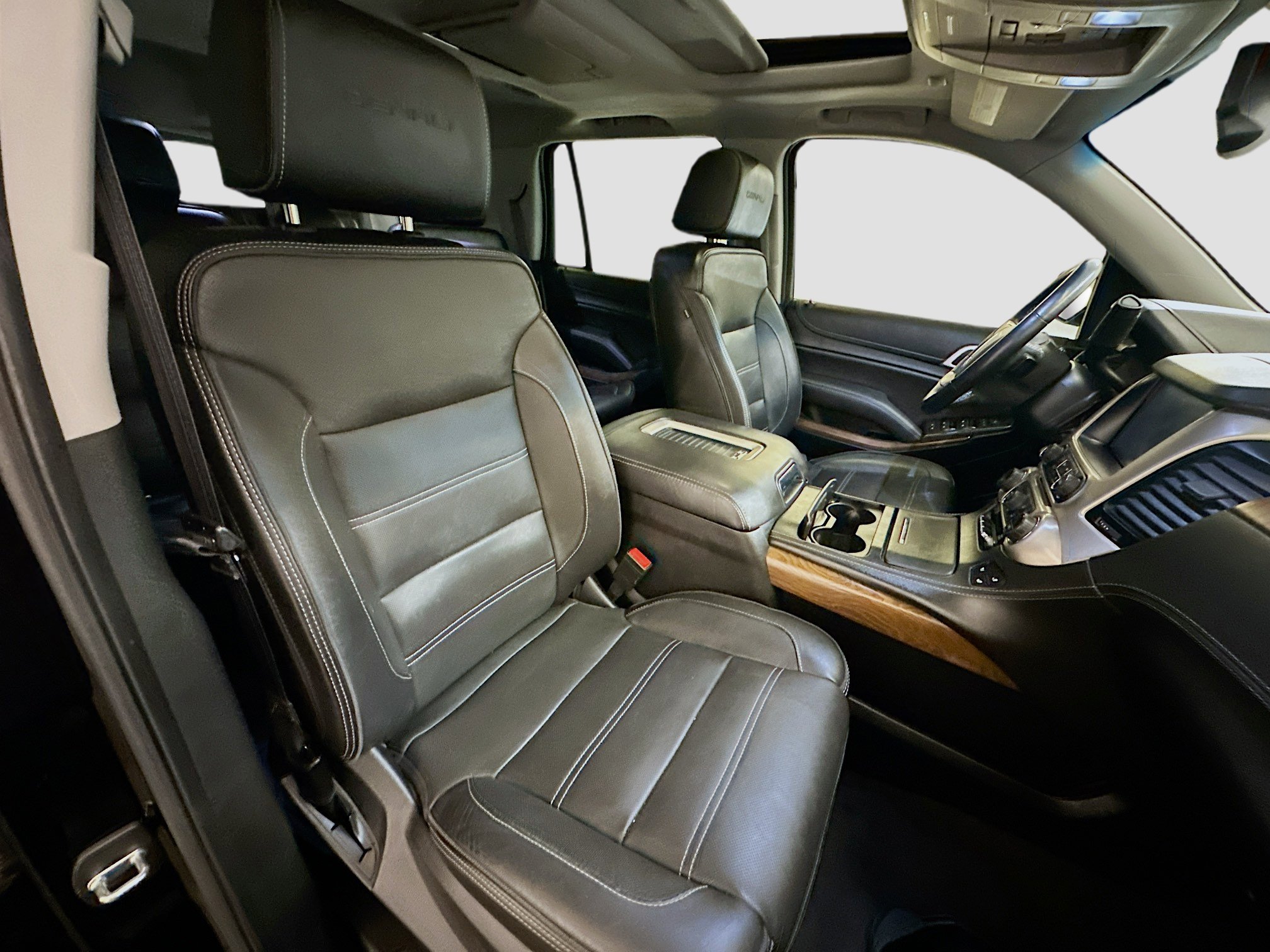 Used 2020 GMC Yukon Denali w/ Denali Premium Package AWD/4WD image 35