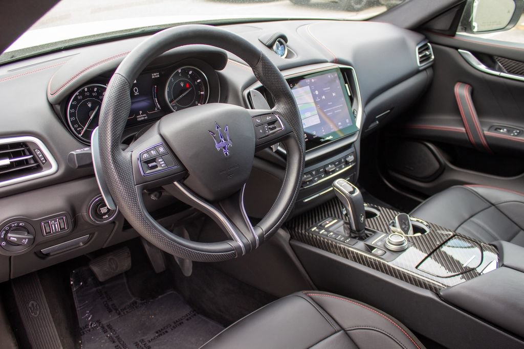 Used 2024 Maserati Ghibli Modena Q4 AWD/4WD image 11