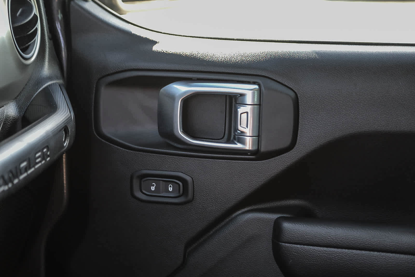 Used 2022 Jeep Wrangler Sport image 22