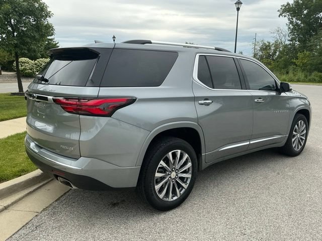 Used 2023 Chevrolet Traverse Premier FWD image 6