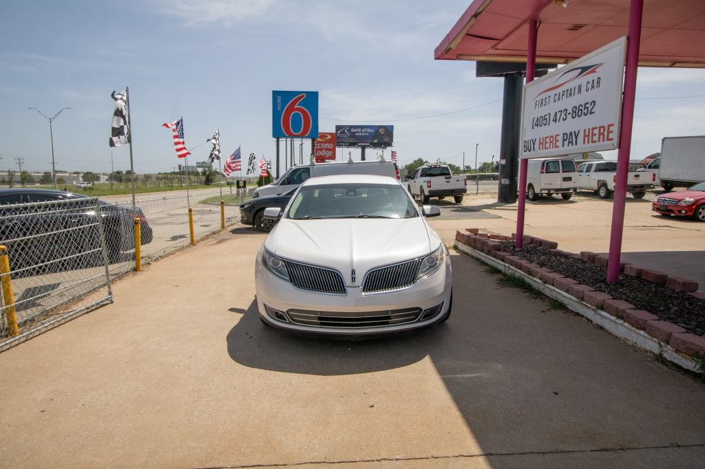 Used 2013 Lincoln MKS FWD image 3