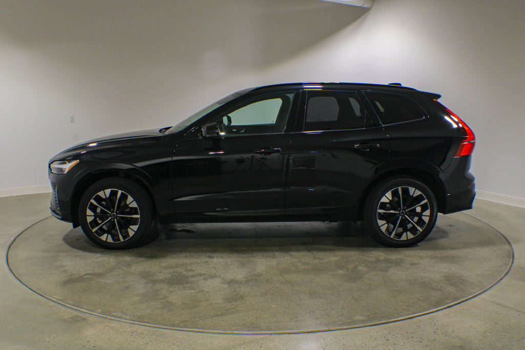 Certified 2026 Volvo XC60 B5 Plus AWD/4WD image 2