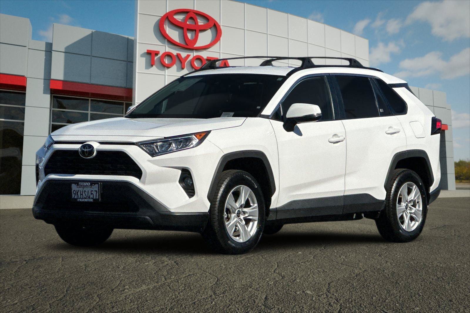 Certified 2021 Toyota RAV4 XLE w/ XLE Grade Weather Package AWD/4WD image 7