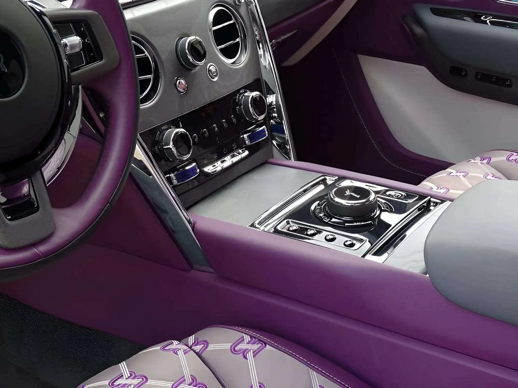 Certified 2025 Rolls-Royce Cullinan AWD/4WD image 20