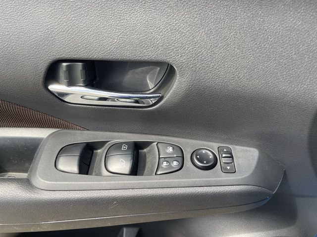 Used 2023 Nissan Kicks SR FWD image 21