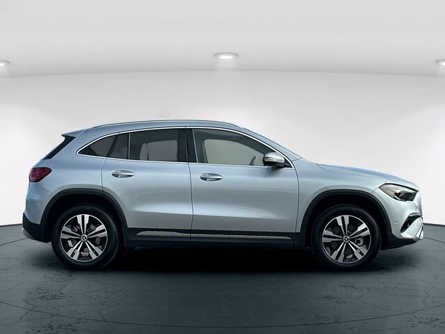 Used 2025 Mercedes-Benz GLA 250 4MATIC image 8