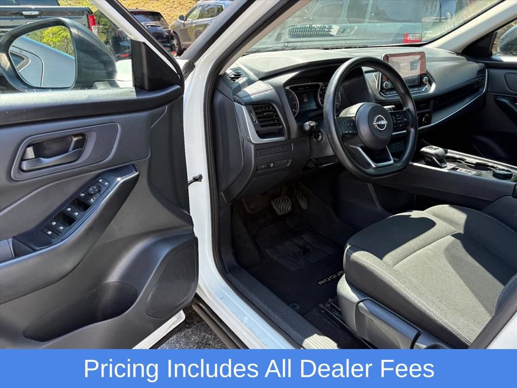 Used 2024 Nissan Rogue S AWD/4WD image 17