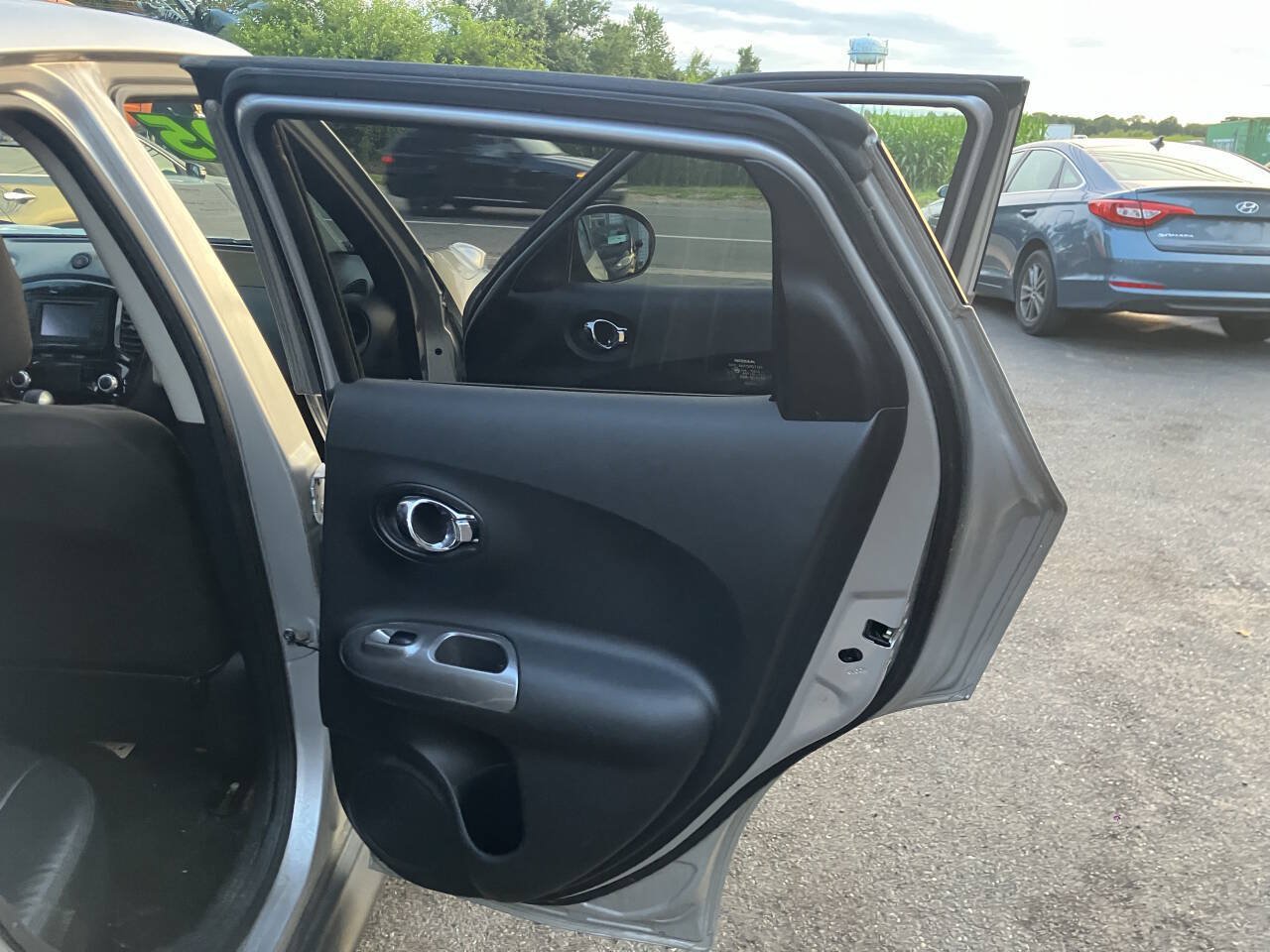 Used 2011 Nissan Juke SV AWD/4WD image 23