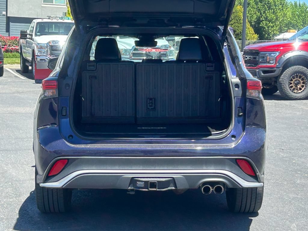 Used 2022 Toyota Highlander XSE AWD/4WD image 35