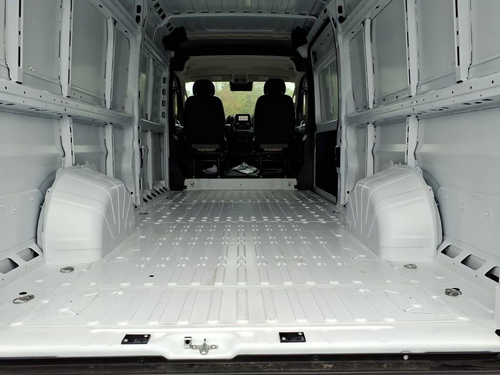 Used 2025 RAM ProMaster 3500 w/ Convenience Group FWD image 15