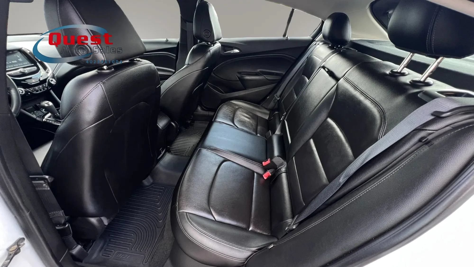Used 2018 Chevrolet Cruze Premier FWD image 20