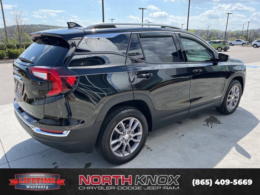 Used 2024 GMC Terrain SLT AWD/4WD image 19