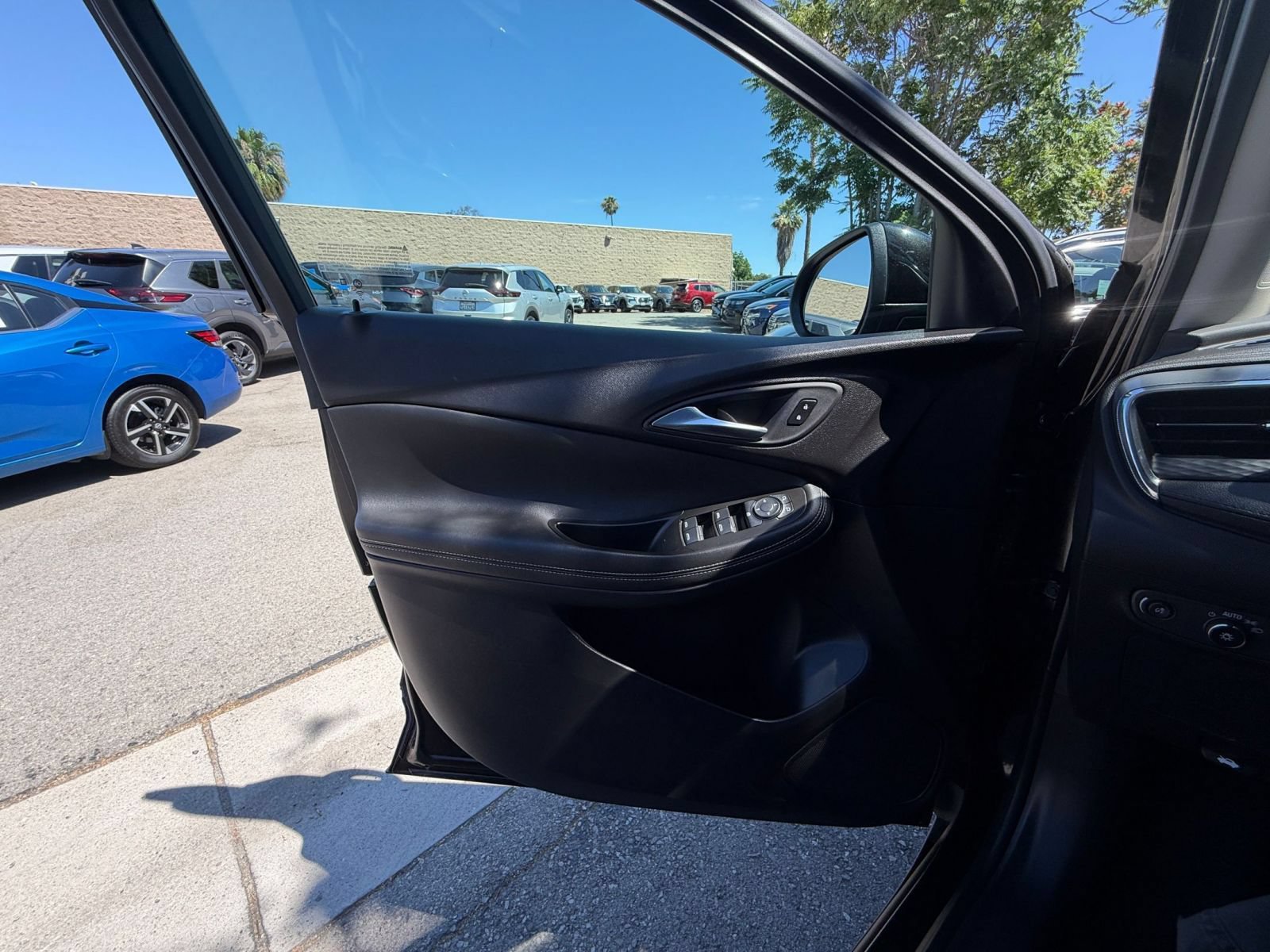 Used 2025 Buick Encore GX Preferred FWD image 18