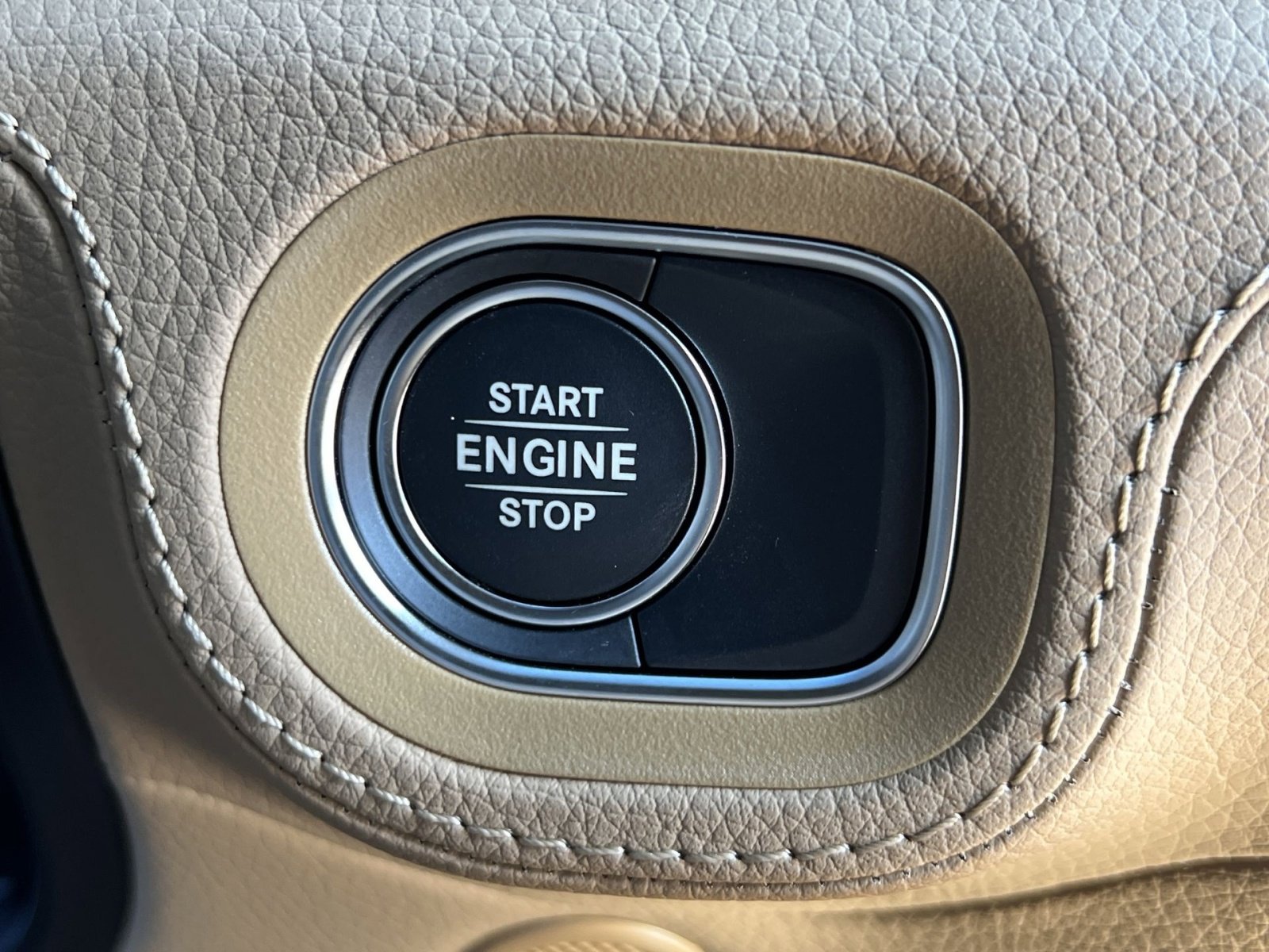 New 2026 Mercedes-Benz GLE 450e 4MATIC image 32