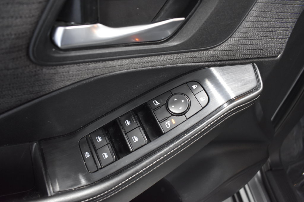 Used 2021 Nissan Rogue SV AWD/4WD image 16