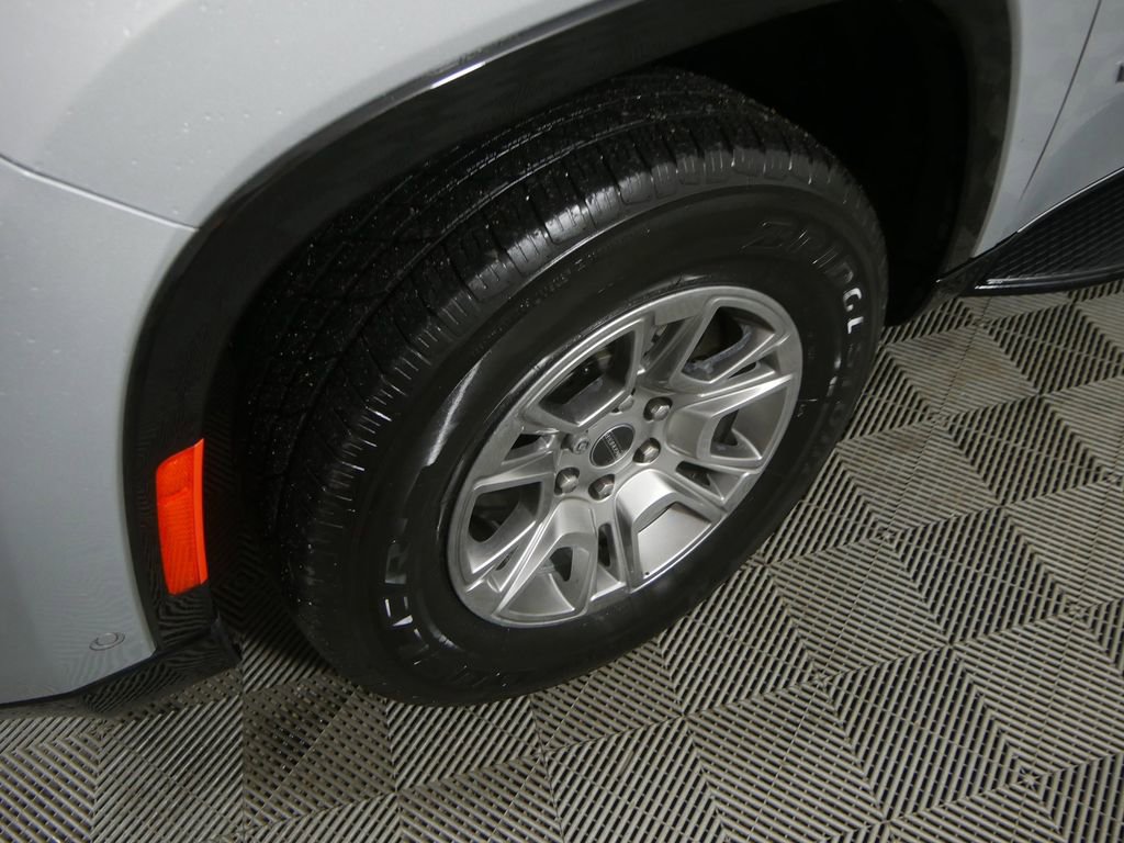 Used 2022 Jeep Wagoneer Series I RWD image 12