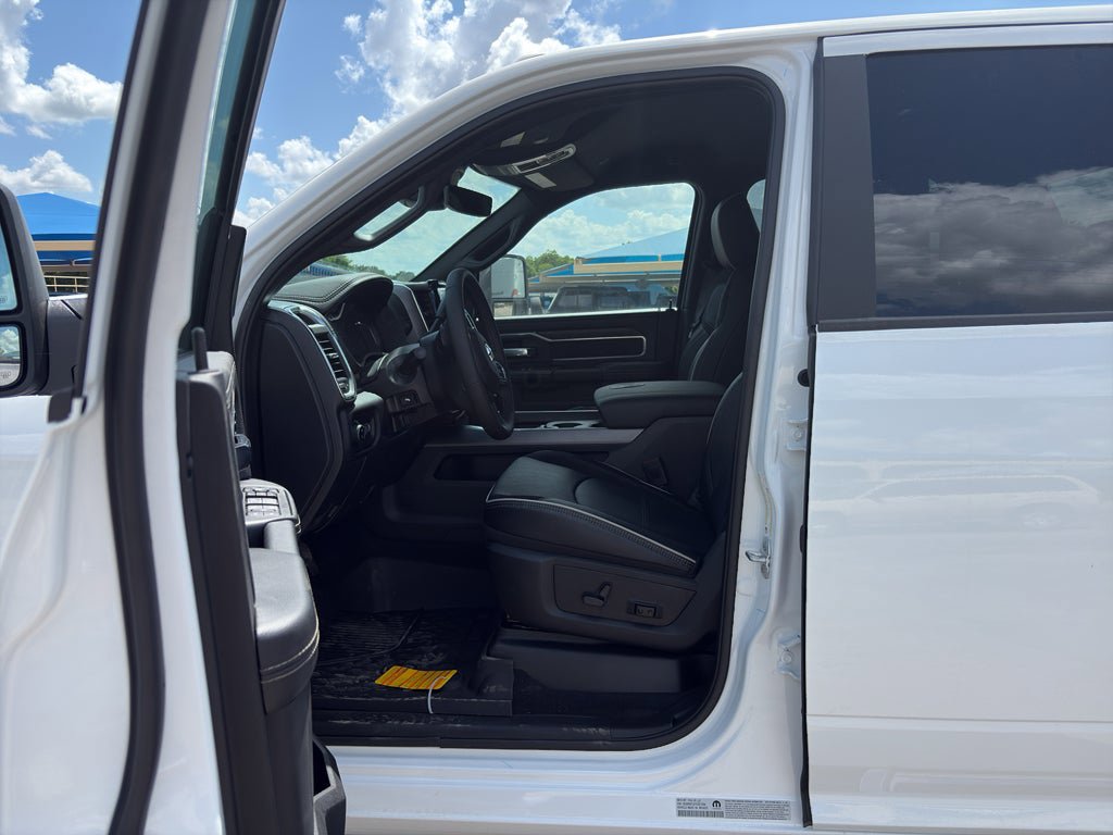 New 2026 RAM 2500 Laramie AWD/4WD image 14