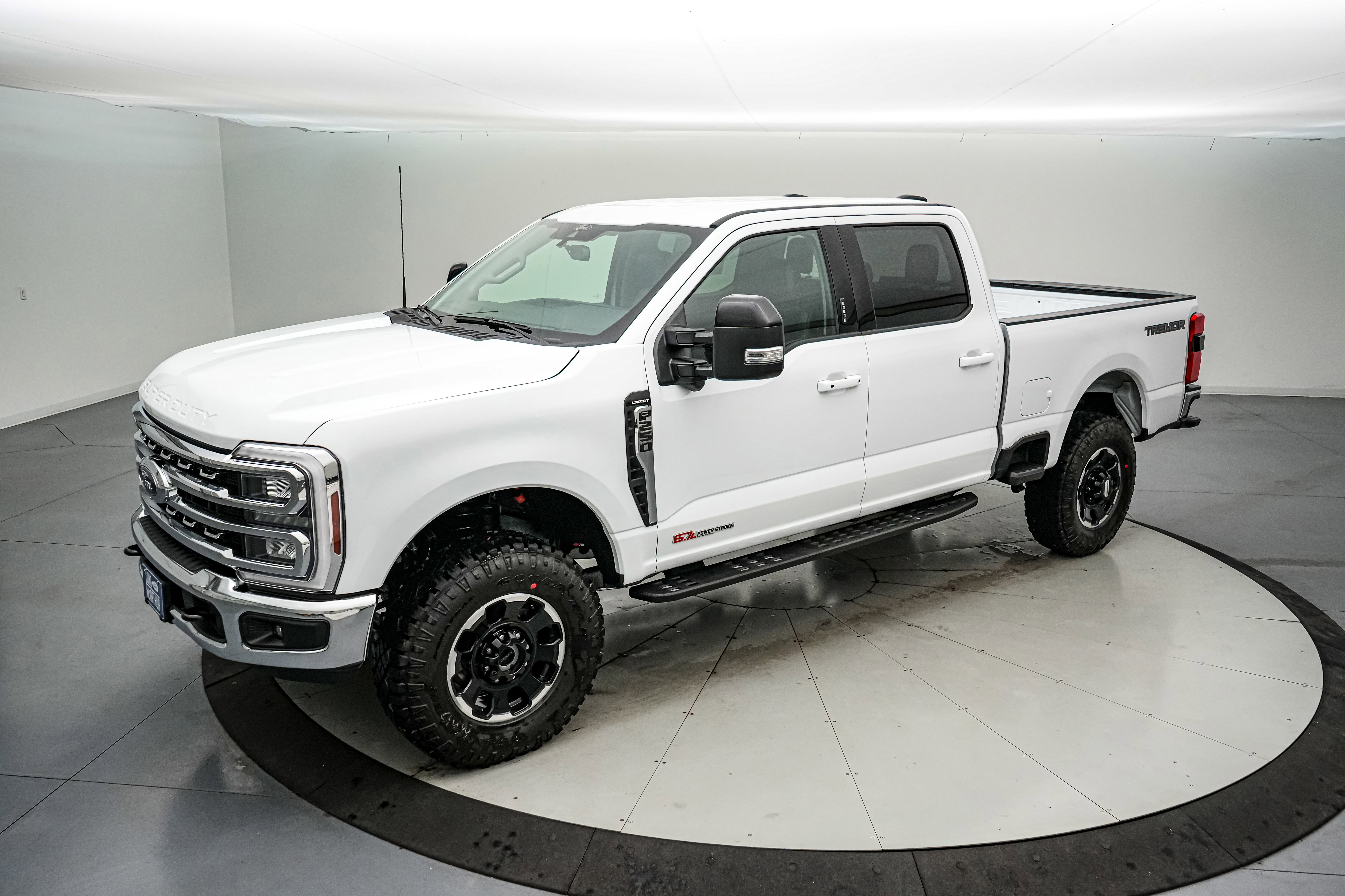 New 2026 Ford F250 Lariat w/ Tremor Off-Road Package AWD/4WD image 9