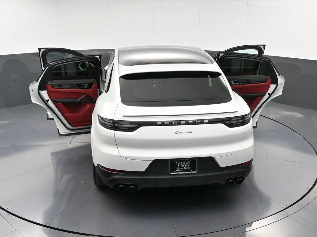 Certified 2022 Porsche Cayenne E-Hybrid Coupe AWD/4WD image 36